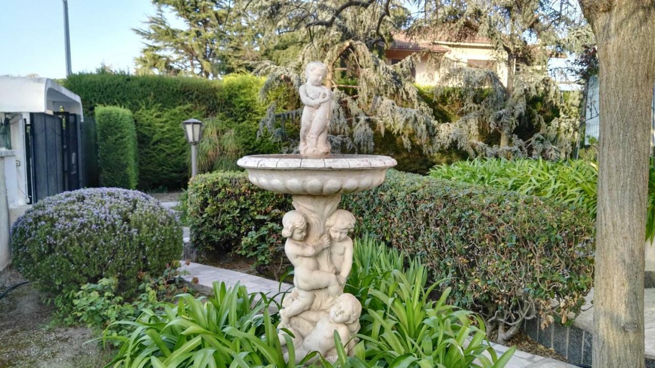 Villa Mary Trani Exteriör bild